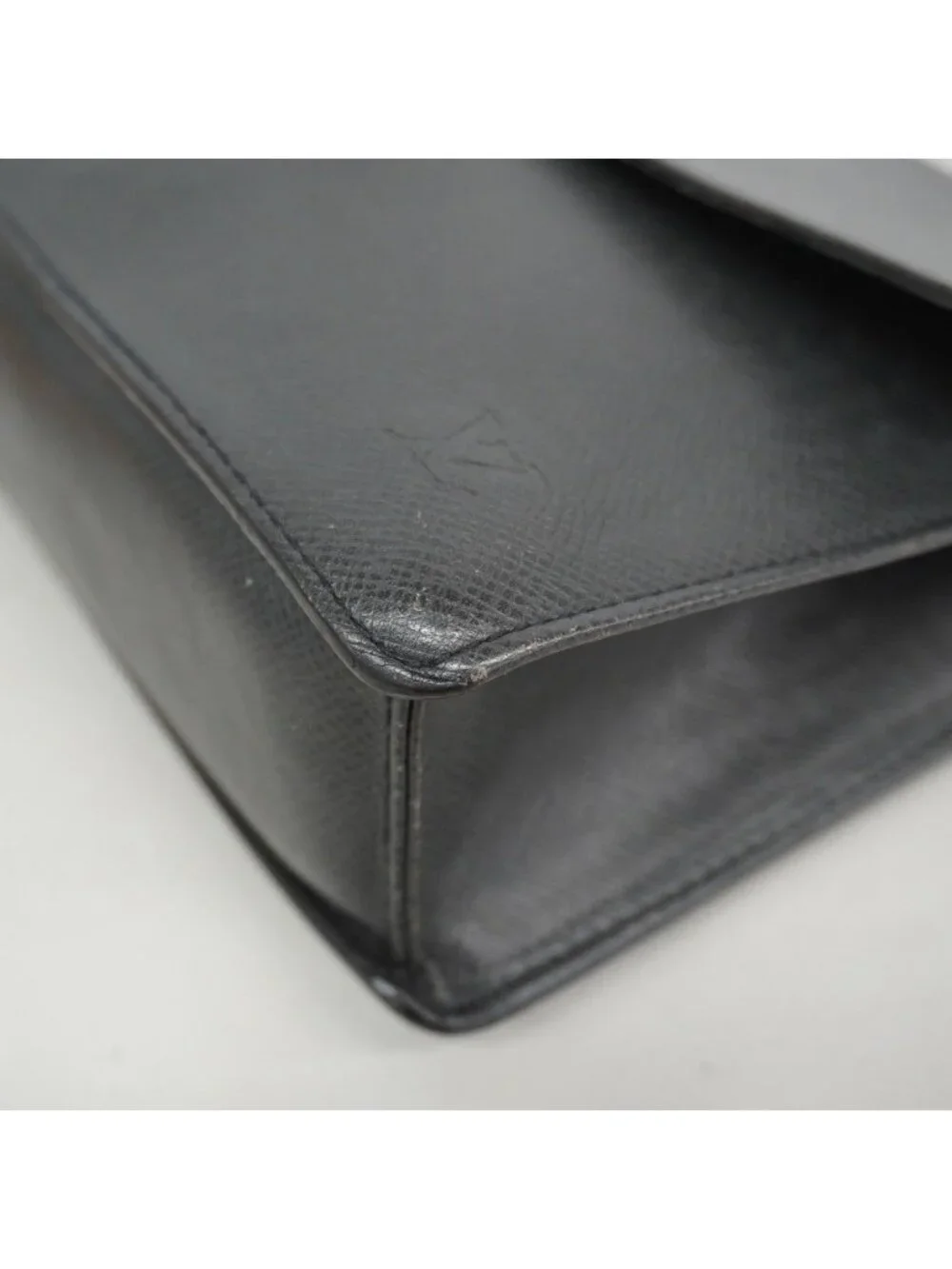 Louis Vuitton Clutch Taiga Selenga Ardoise